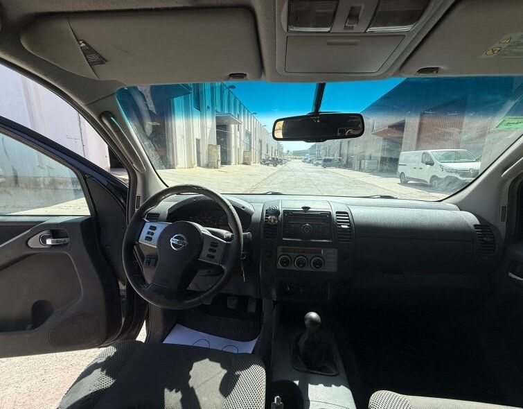 NISSAN NAVARA D40